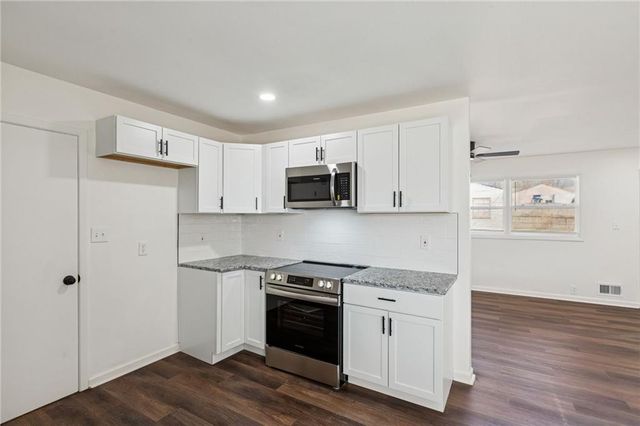 7706 E 110TH Street, Kansas City, MO 64134