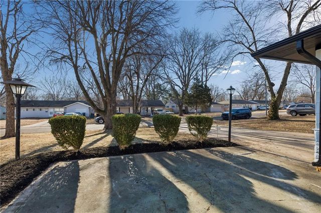 7706 E 110TH Street, Kansas City, MO 64134