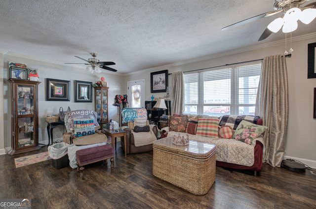7 Timberwood Drive SE, Silver Creek, GA 30173