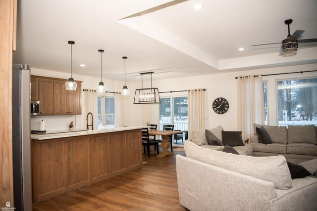 3915 Capital Avenue, Fort Gratiot, MI 48059