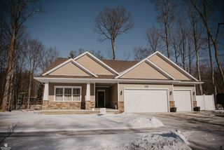 3915 Capital Avenue, Fort Gratiot, MI 48059