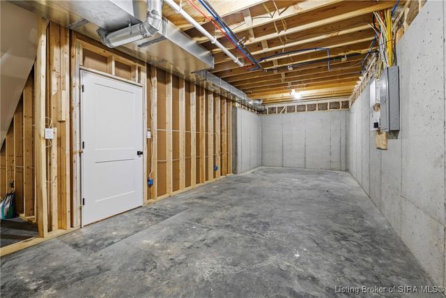 125 Noblewood Boulevard, Jeffersonville, IN 47130