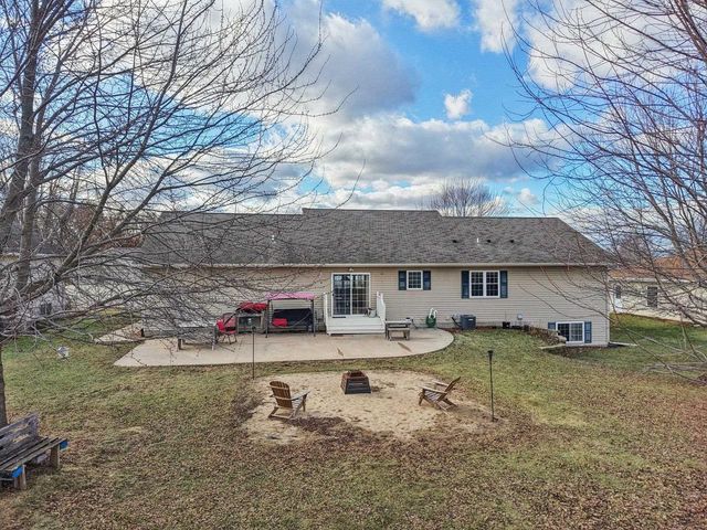 724 Eastridge Drive, Reedsburg, WI 53959