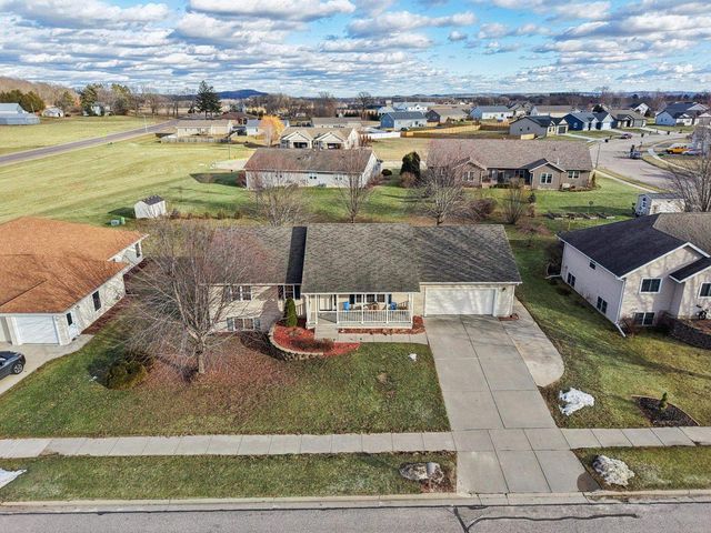724 Eastridge Drive, Reedsburg, WI 53959