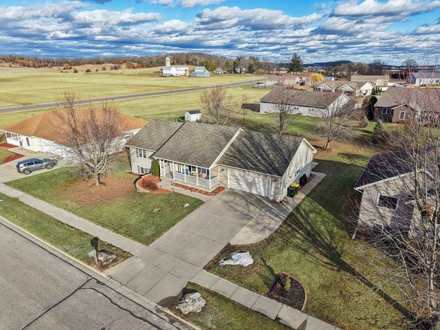 724 Eastridge Drive, Reedsburg, WI 53959