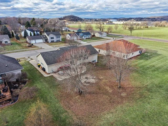 724 Eastridge Drive, Reedsburg, WI 53959