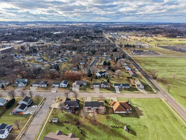 724 Eastridge Drive, Reedsburg, WI 53959