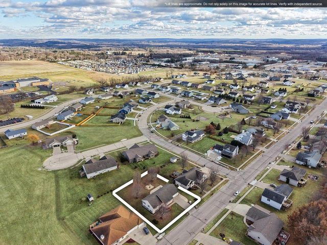 724 Eastridge Drive, Reedsburg, WI 53959