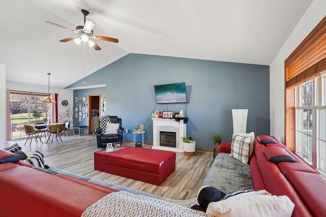 724 Eastridge Drive, Reedsburg, WI 53959