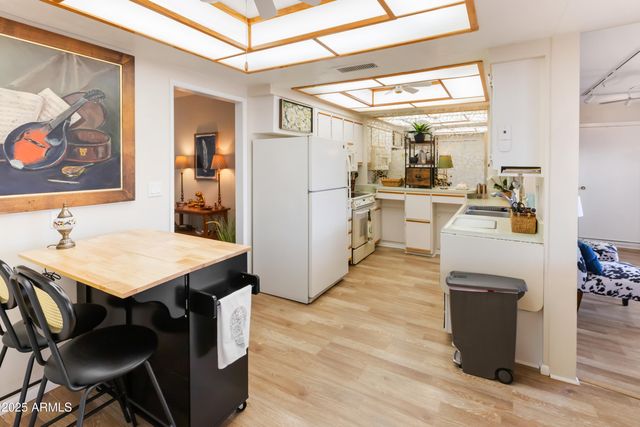 13807 N GARDEN COURT Drive, Sun City, AZ 85351