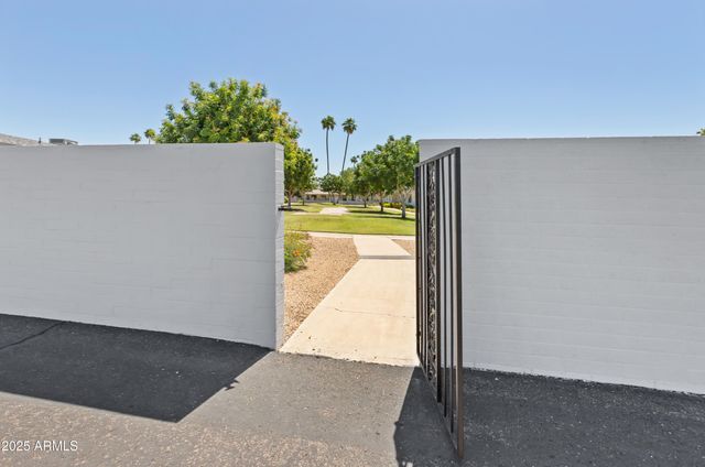 13807 N GARDEN COURT Drive, Sun City, AZ 85351