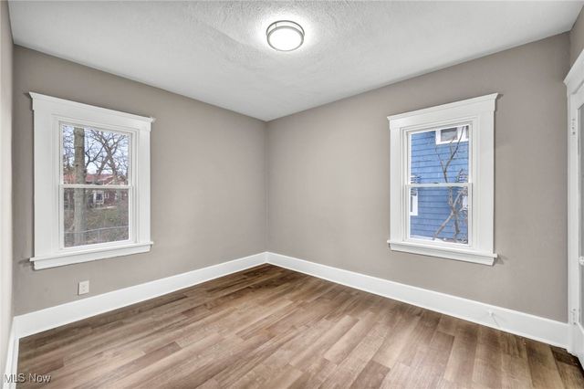 17512 Allien Avenue, Cleveland, OH 44111