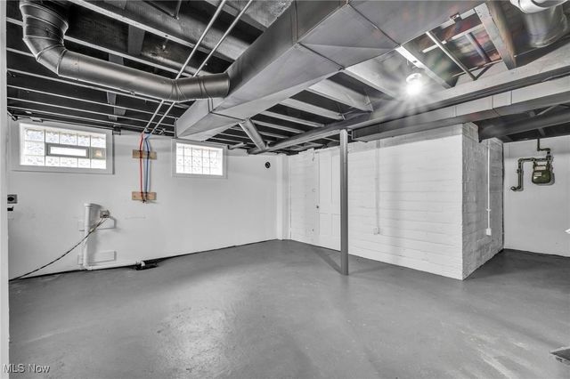 17512 Allien Avenue, Cleveland, OH 44111