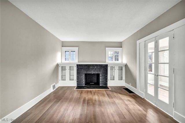 17512 Allien Avenue, Cleveland, OH 44111