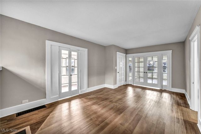 17512 Allien Avenue, Cleveland, OH 44111