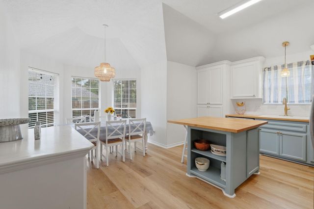 3202 Glenforest Drive, Montgomery, TX 77356