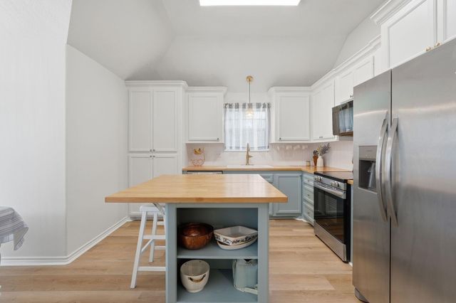 3202 Glenforest Drive, Montgomery, TX 77356