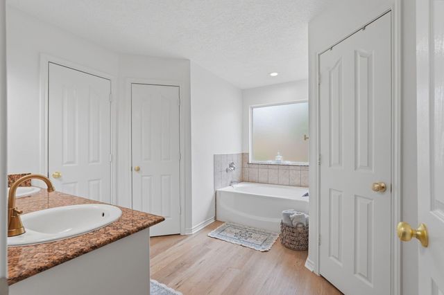 3202 Glenforest Drive, Montgomery, TX 77356