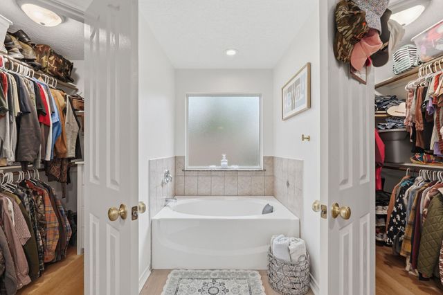 3202 Glenforest Drive, Montgomery, TX 77356