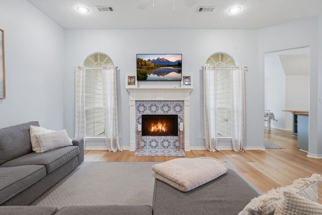 3202 Glenforest Drive, Montgomery, TX 77356