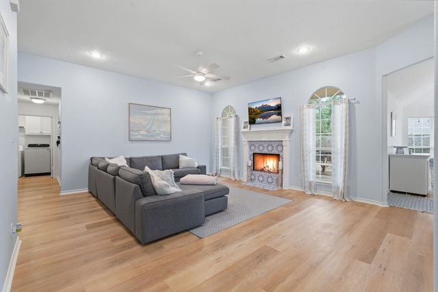 3202 Glenforest Drive, Montgomery, TX 77356