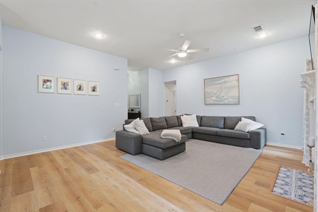 3202 Glenforest Drive, Montgomery, TX 77356