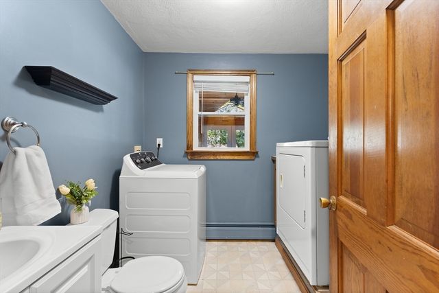 7 Byfield Rd, Groveland, MA 01834