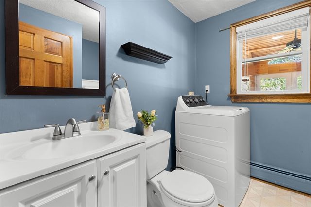 7 Byfield Rd, Groveland, MA 01834