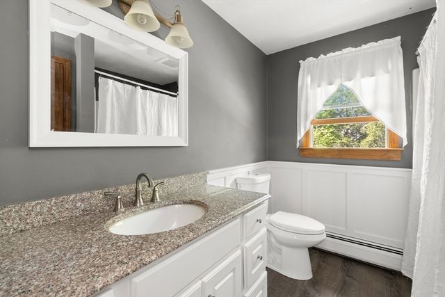 7 Byfield Rd, Groveland, MA 01834