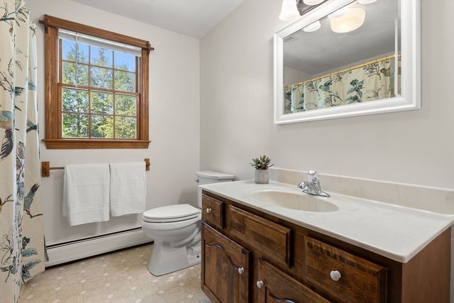 7 Byfield Rd, Groveland, MA 01834