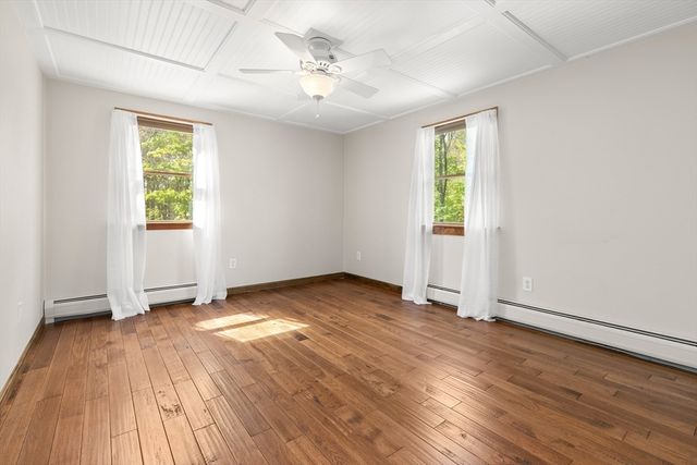 7 Byfield Rd, Groveland, MA 01834