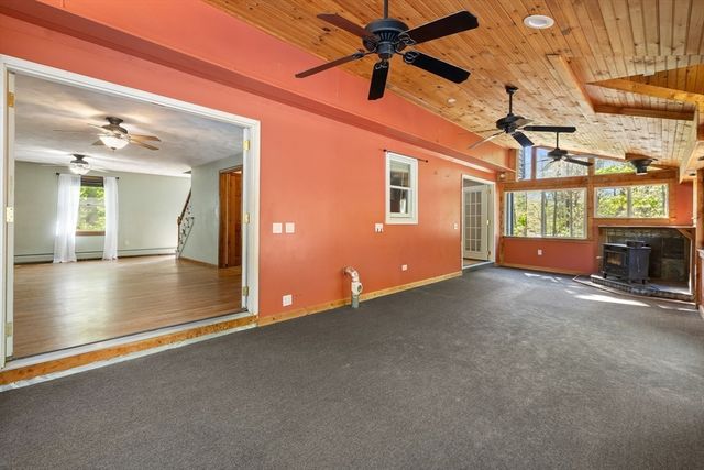 7 Byfield Rd, Groveland, MA 01834
