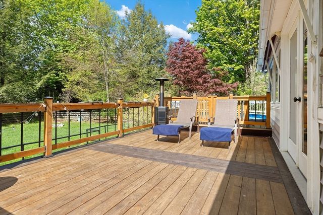 7 Byfield Rd, Groveland, MA 01834