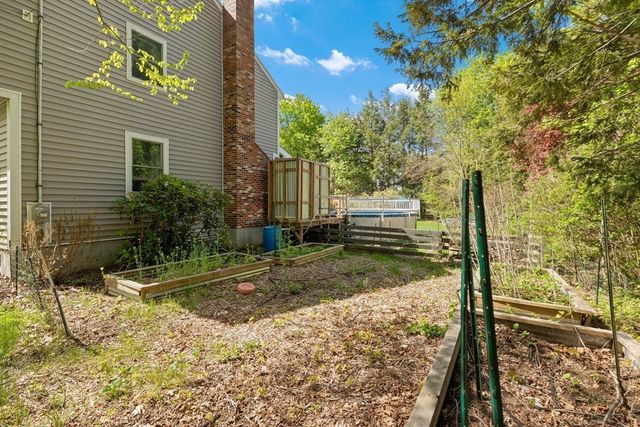 7 Byfield Rd, Groveland, MA 01834