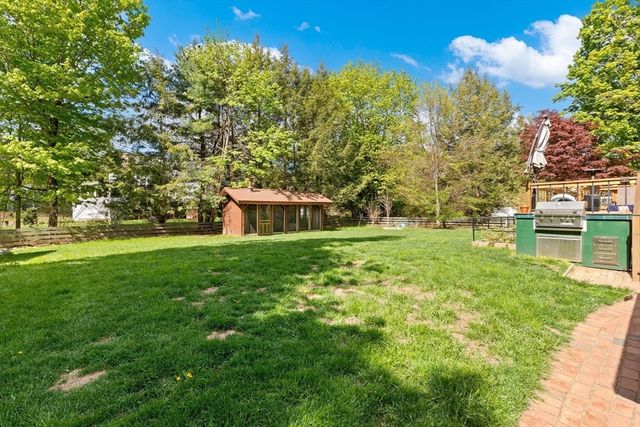 7 Byfield Rd, Groveland, MA 01834