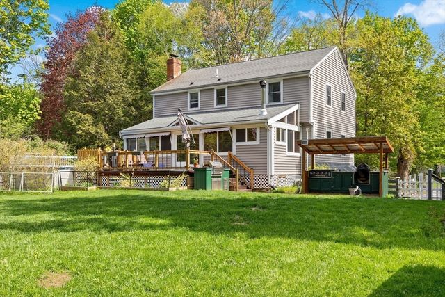 7 Byfield Rd, Groveland, MA 01834