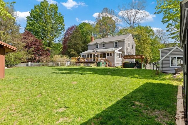 7 Byfield Rd, Groveland, MA 01834