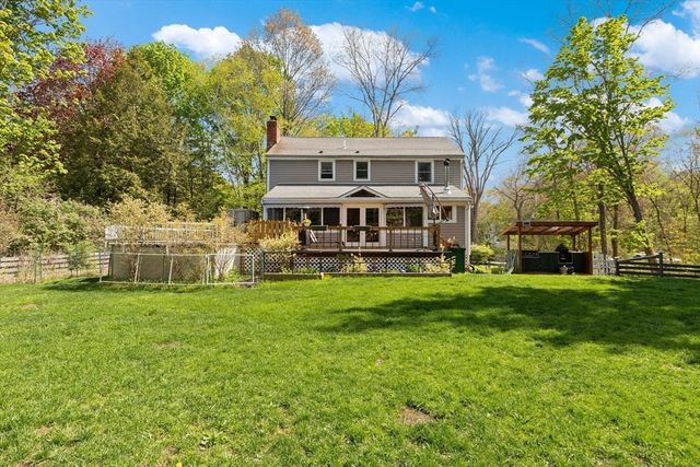 7 Byfield Rd, Groveland, MA 01834