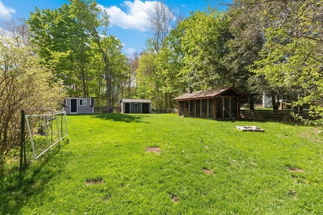 7 Byfield Rd, Groveland, MA 01834