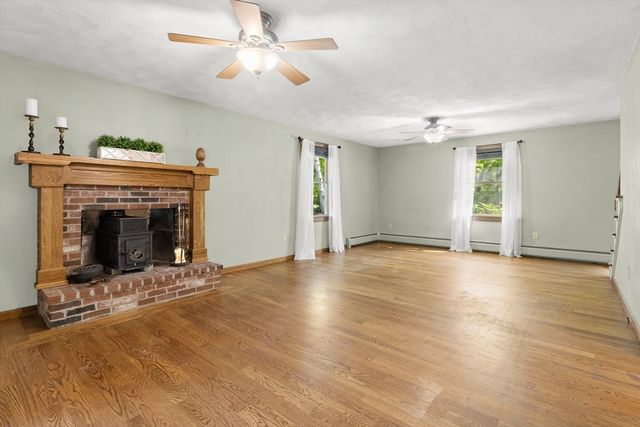 7 Byfield Rd, Groveland, MA 01834