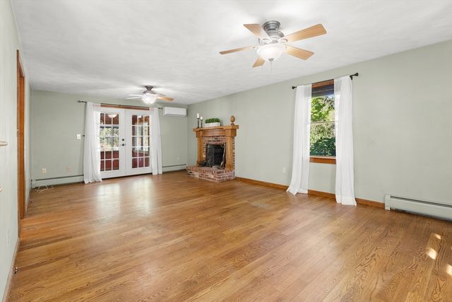 7 Byfield Rd, Groveland, MA 01834