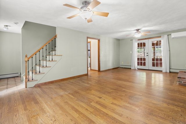 7 Byfield Rd, Groveland, MA 01834