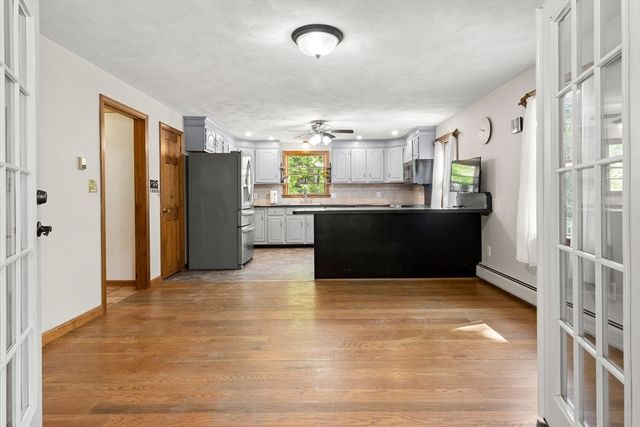 7 Byfield Rd, Groveland, MA 01834
