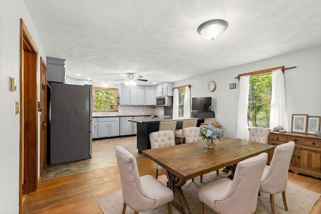 7 Byfield Rd, Groveland, MA 01834