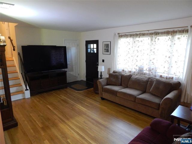 10 Lewis Road, Montvale, NJ 07645
