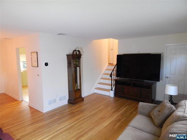 10 Lewis Road, Montvale, NJ 07645