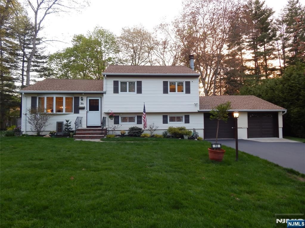 10 Lewis Road, Montvale, NJ 07645