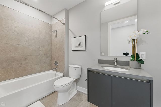 146 W Erie Street 1202, Chicago, IL 60654