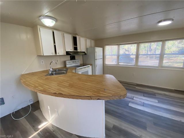 7535 McDaniel DR, North Fort Myers, FL 33917