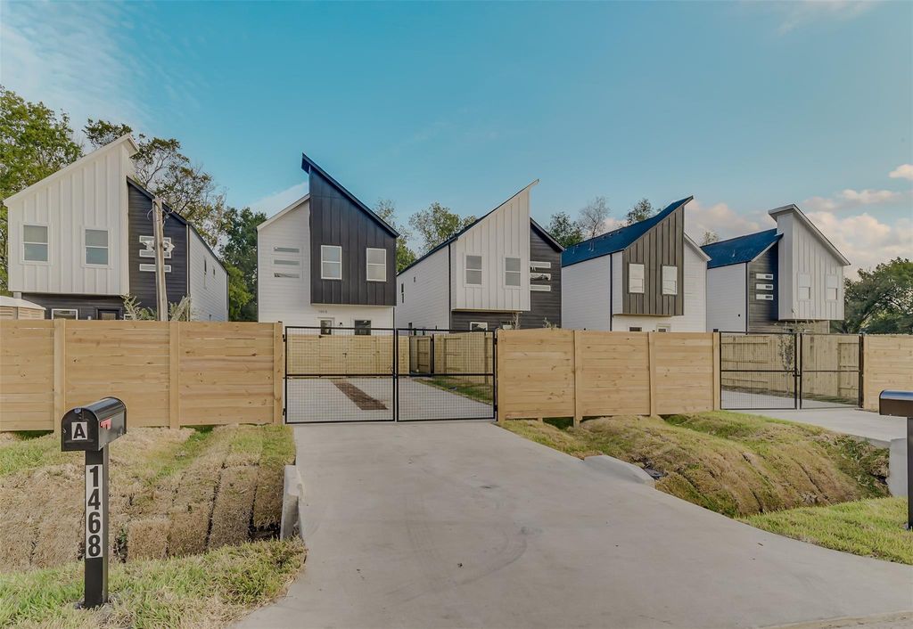 1470 Ferguson Way, Houston, TX 77088